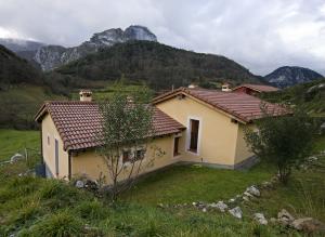 Casas Colgadas del Cares